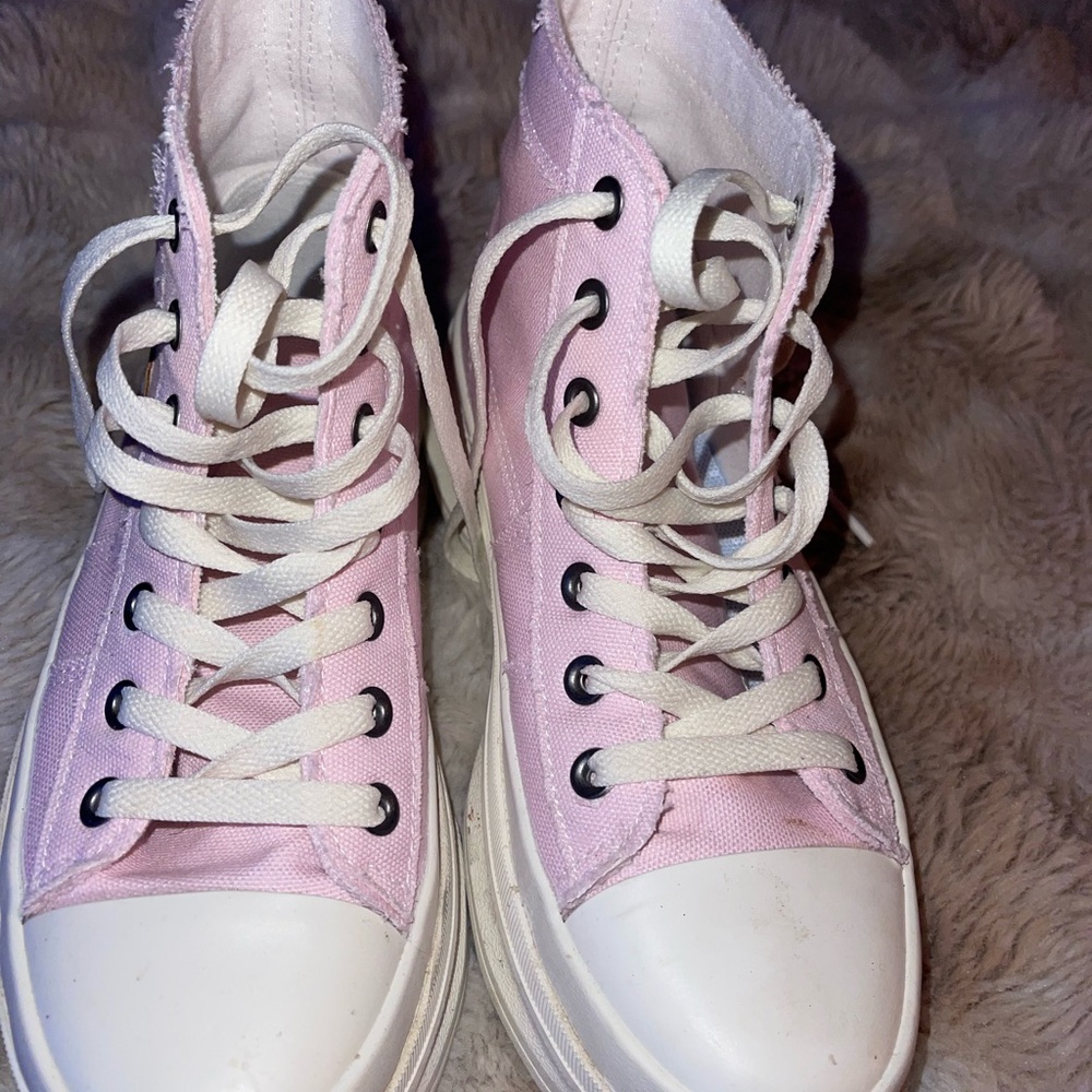 Shoes - Picture 4 of 5